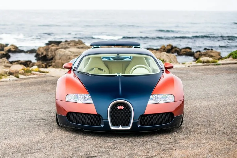부가티 베이론, Bugatti unveils a one-of-one restored Veyron in a showcase of La Maison Pur Sang's peerless expertise
