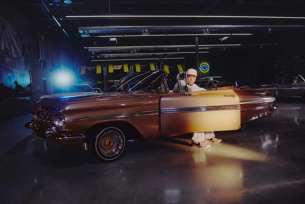 260806 Chevy x Nike Devin Booker Inside 0405 https://mobilityground.com/wp-content/uploads/2026/09/Chevrolet-Nike-Devin-Booker_Product_0051-scaled.webp
