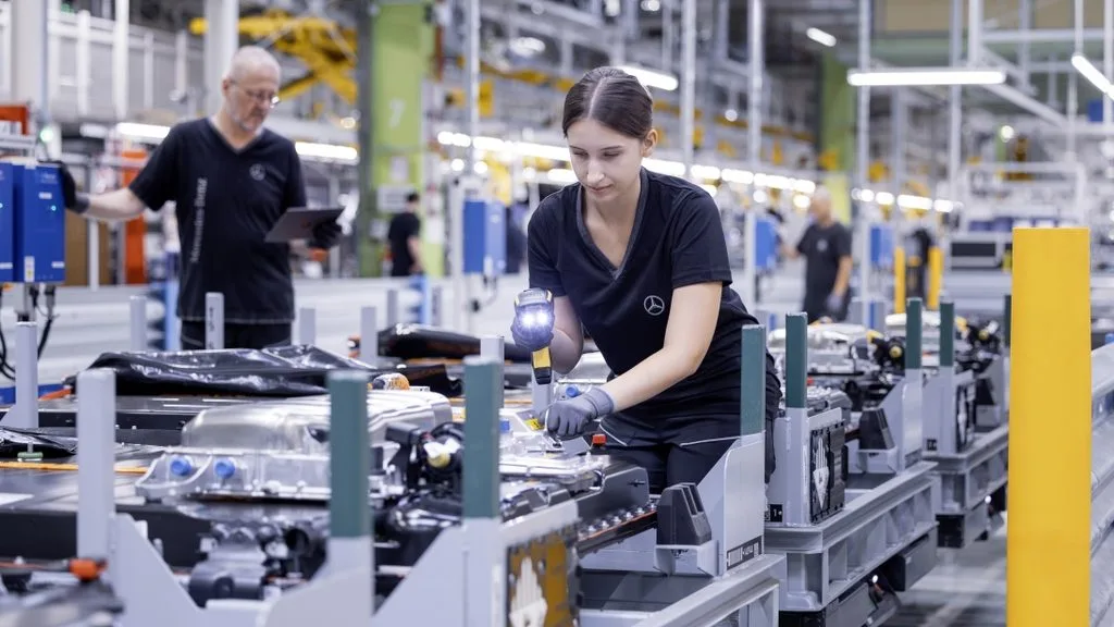 메르세데스-벤츠, 신형 GLA 생산, Digital, flexible, connected: successful start of production for the new Mercedes-Benz GLA at the Rastatt plant