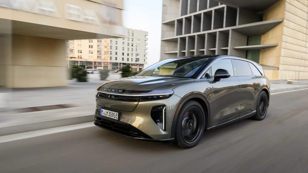 루시드, 파리 모터쇼 앞두고 그래비티·에어 프랑스 판매 가격 공개 2 LM26 Lucid Gravity Grand Touring Aurora Green 2 https://mobilityground.com/wp-content/uploads/2026/09/LM26-Lucid-Gravity-Grand-Touring-Aurora-Green_5.webp