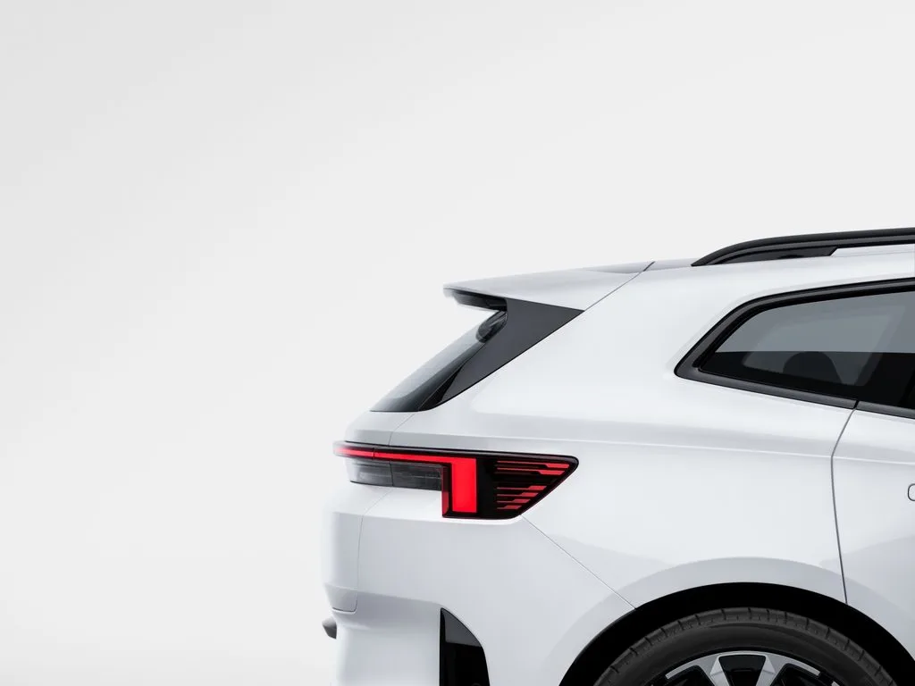 폴스타, 폴스타 4 SUV 공개…부산 공장서 2026년 2분기 생산 시작 5 Original 5819 7polestar 260630 3154 v004 https://mobilityground.com/wp-content/uploads/2026/09/Original-5838-26polestar-260126-2291-v005.webp
