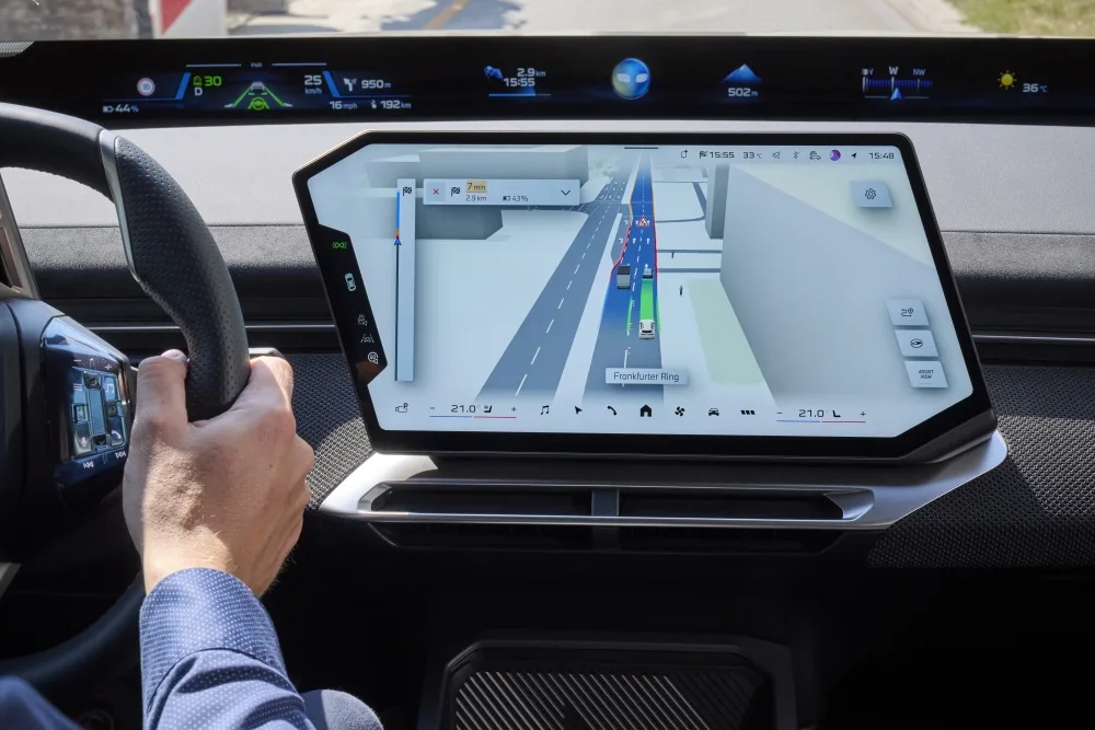 BMW 맵스, BMW Maps displays navigation and driver assistance information in a single 3D view