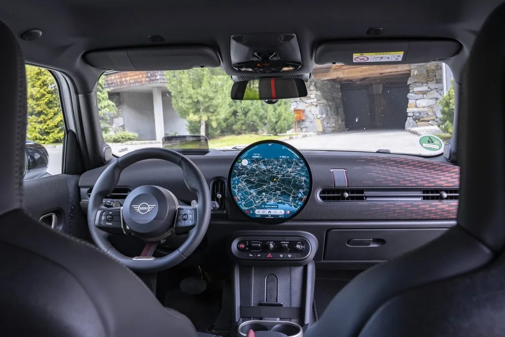 MINI 쿠퍼 S 5도어, 나누크 화이트 컬러 신규 이미지 공개 2 P90653769 highRes mini cooper s 5 door https://mobilityground.com/wp-content/uploads/2026/09/P90653762_highRes_mini-cooper-s-5-door.webp