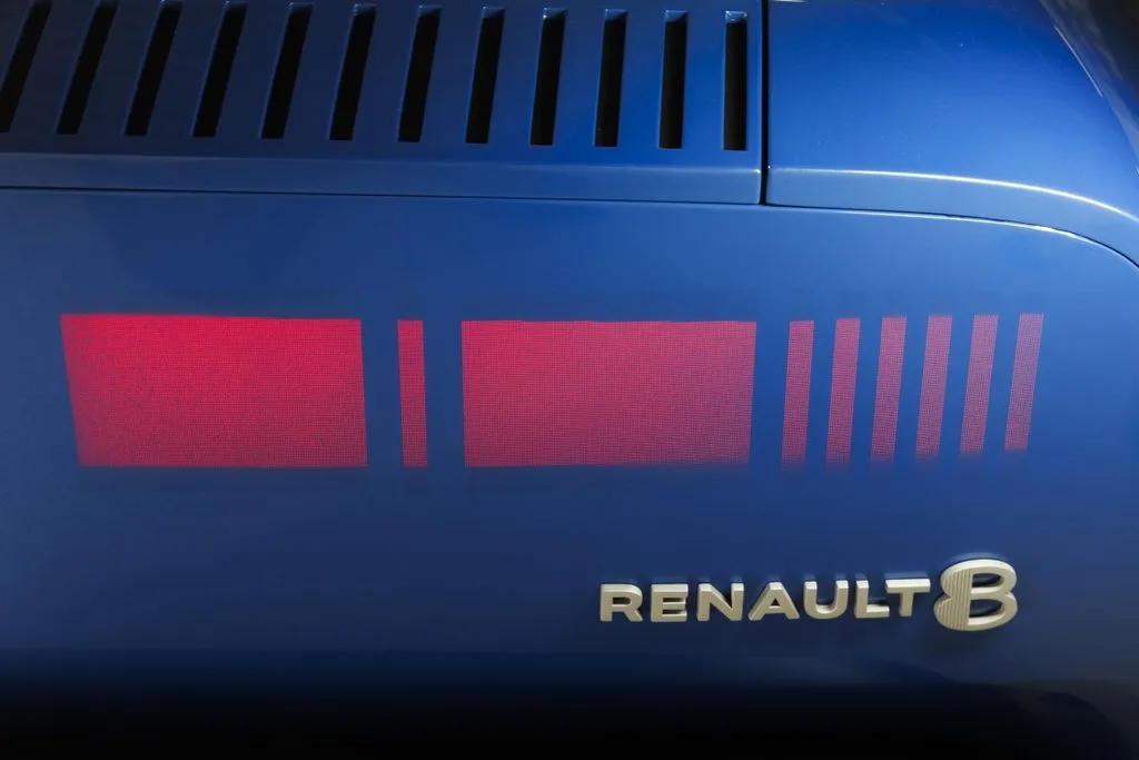 르노 8 고르디니 콘셉트 공개, 스케치만 300장 9 Renault 8 Gordini Concept 38 https://mobilityground.com/wp-content/uploads/2026/09/Renault-8-Gordini-Concept-1.webp