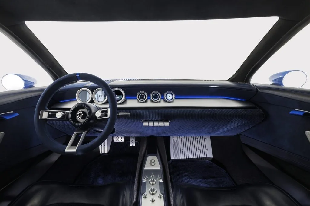 르노 8 고르디니 콘셉트 공개, 스케치만 300장 14 Renault 8 Gordini Concept 44 https://mobilityground.com/wp-content/uploads/2026/09/Renault-8-Gordini-Concept-1.webp