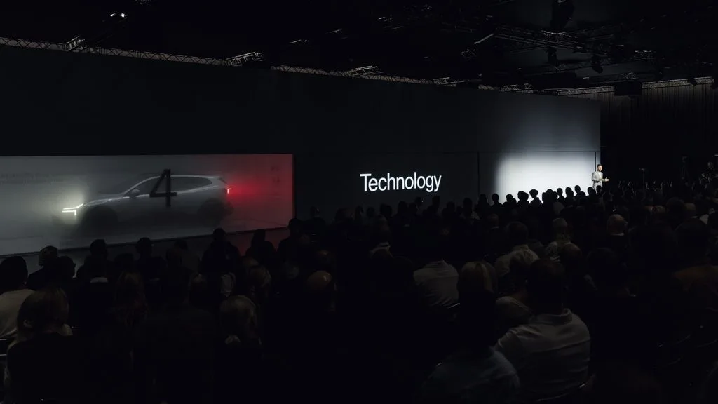 Small 5864 formula 2030 presentation 9 https://mobilityground.com/wp-content/uploads/2026/09/폴스타-이미지-폴스타-포뮬러-2030-콘셉트카-공개-scaled.webp