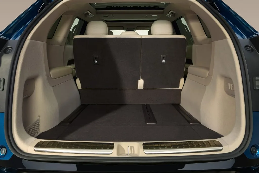 샤오미, 스카이노마드 시리즈 4종 공개, 5천만원대 대형 전기 SUV 8 Xiaomi SkyNomad N70 Max 17 https://mobilityground.com/wp-content/uploads/2026/09/Xiaomi-SkyNomad-N90-Max_28.webp