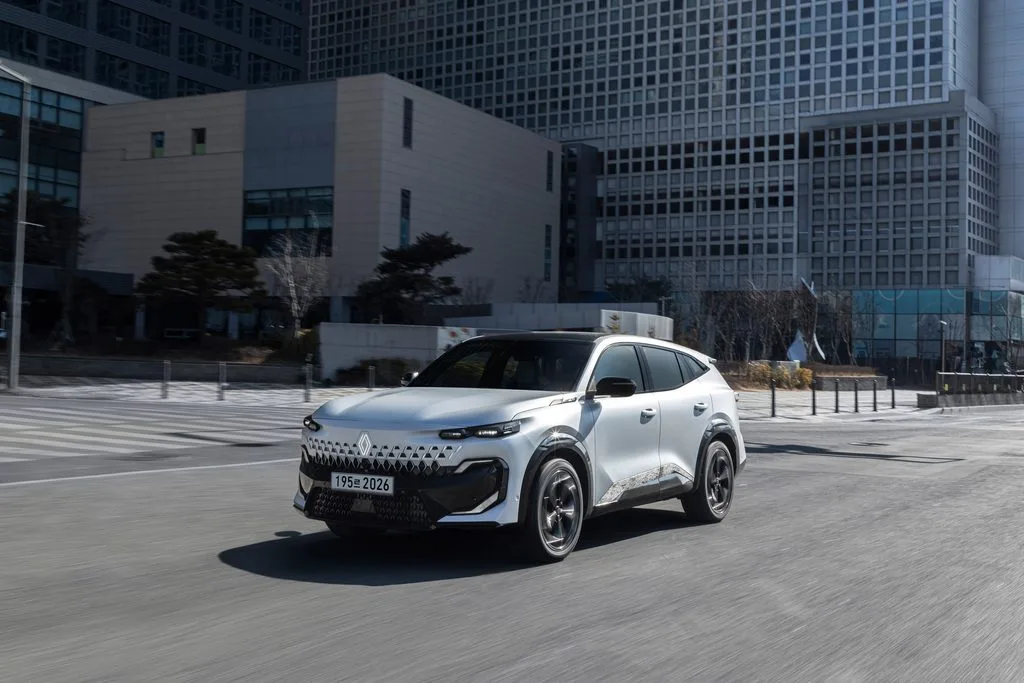 '습관을 만드는 것' 7년 보증 뒤에 숨은 르노코리아의 진짜 전략이다 2 르노 필랑트Renault FILANTE 주행 사진 6 https://mobilityground.com/wp-content/uploads/2026/09/르노-필랑트Renault-FILANTE-주행-사진_6.webp