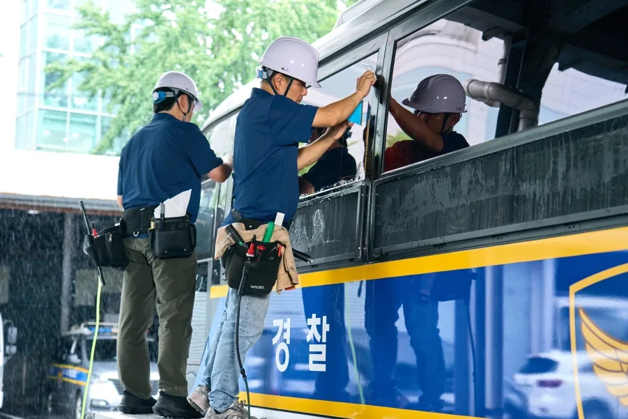 사진1경찰청 버스에 나노쿨링필름 시범 적용 https://mobilityground.com/wp-content/uploads/2026/09/사진1경찰청-버스에-나노쿨링필름-시범-적용.webp