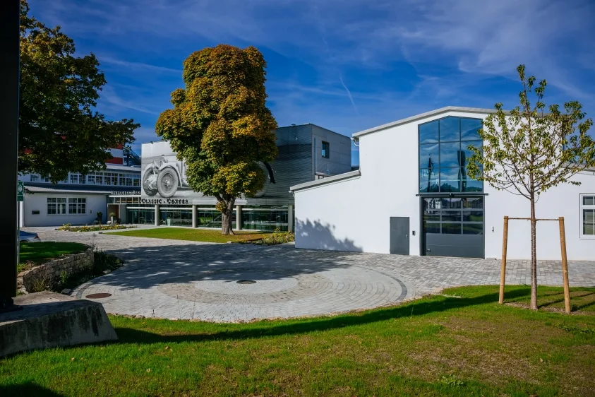 Mercedes-Benz Opens Expanded Classic Center in Fellbach as the World's Largest Classic Repair Business 2 메르세데스-벤츠 클래식카 센터, A new chapter begins: Mercedes-Benz opens extensively expanded Classic Center in Fellbach