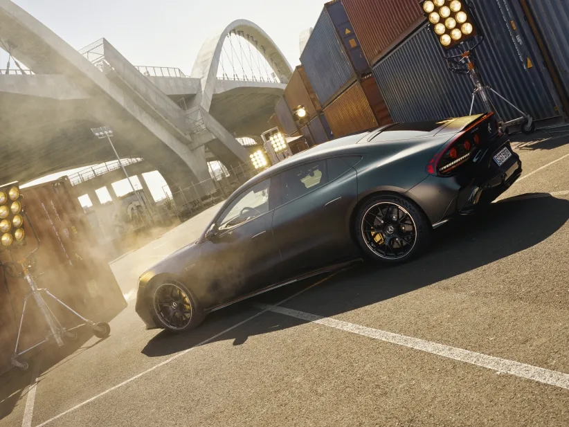 메르세데스-AMG GT 4도어 쿠페, 브래드 피트, “TOO HARD TO RESIST”: Launch of the global brand campaign with Brad Pitt as Brand Ambassador of the new Mercedes-AMG GT 4-Door Coupé