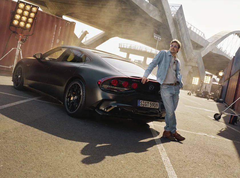 메르세데스-AMG GT 4도어 쿠페, 브래드 피트, “TOO HARD TO RESIST”: Launch of the global brand campaign with Brad Pitt as Brand Ambassador of the new Mercedes-AMG GT 4-Door Coupé