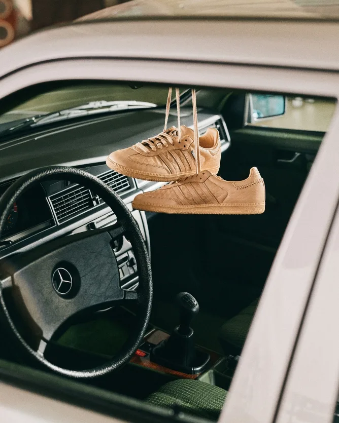 메르세데스 벤츠, 아디다스, 삼바, Two partners, one joint step: Mercedes-Benz and adidas collaborate on a timeless classic – the limited-edition adidas Samba OG x Mercedes-Benz