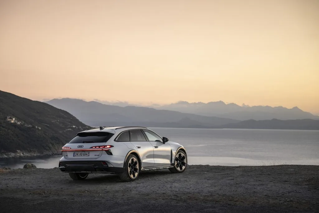 Audi A6 allroad e-hybrid Priced From €80,250 in Europe 4 아우디 A6 올로드, Intelligent. Integrated. Instantly available. quattro ultra in the Audi A6 allroad