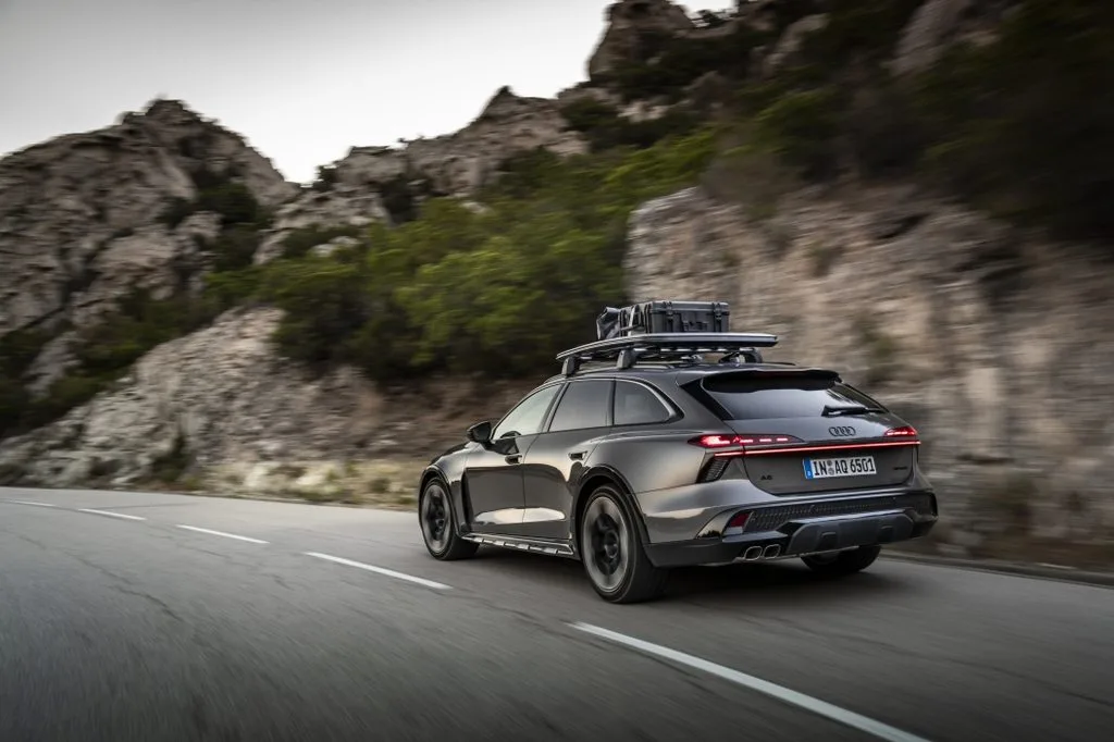 Audi A6 allroad e-hybrid Priced From €80,250 in Europe 3 아우디 A6 올로드, Intelligent. Integrated. Instantly available. quattro ultra in the Audi A6 allroad