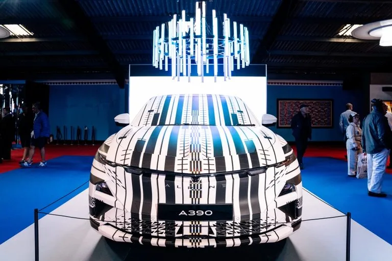 알핀 A390, Alpine A390 'Array' Art Car by Trevor Jackson unvelied at Goodwood Revival