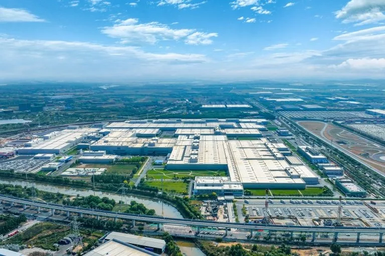 BMW Group begins series production of Gen6 high-voltage batteries in Shenyang