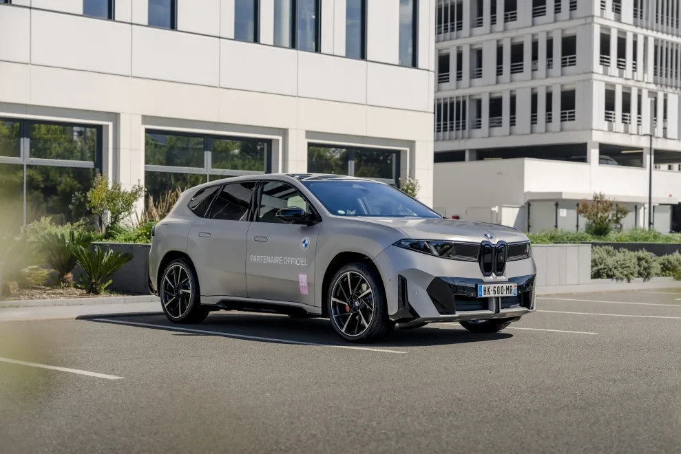 BMW iX3 BMW France and Reseau LUX Hit the Road for the Bicentenary of Photography. A travelling photography studio will tour France 9 https://mobilityground.com/wp-content/uploads/2026/10/BMW-iX3-BMW-France-and-Reseau-LUX-Hit-the-Road-for-the-Bicentenary-of-Photography.-A-travelling-photography-studio-will-tour-France-10.webp