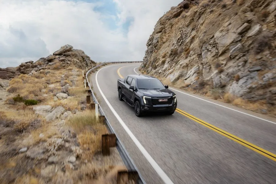 GMC's 2026 EV Lineup: Sierra EV and Two HUMMER EV Models 2 GMC 시에라