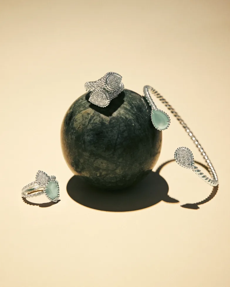Han So Hee Serpent Boheme Still Life Visual https://mobilityground.com/wp-content/uploads/2026/10/Han-So-Hee_Serpent-Boheme_Worn-Visual_2.webp