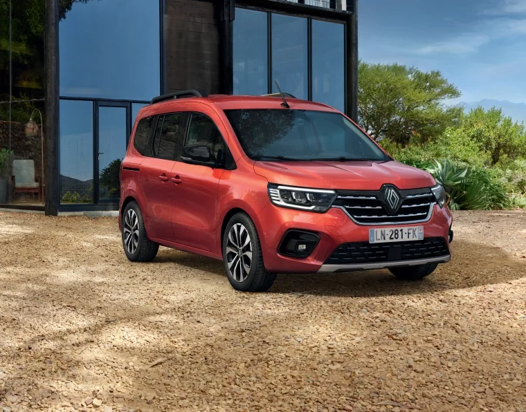 “30분 충전에 240km 채운다”…르노 캉구, 배터리부터 갈아끼웠다 1 Renault Kangoo 1 https://mobilityground.com/wp-content/uploads/2026/10/Renault-Kangoo-1.webp