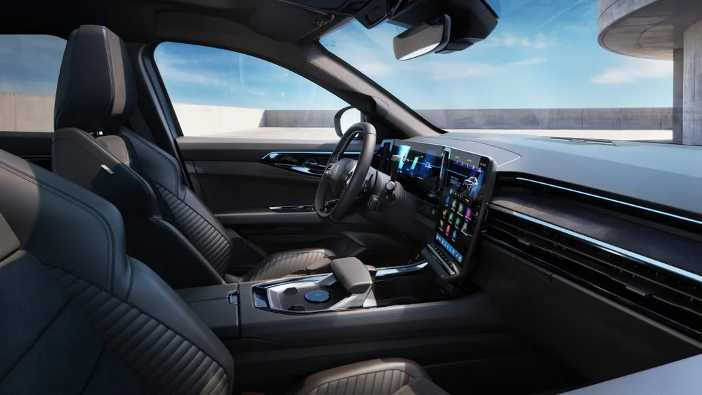 Renault's Rafale Hypnotic Limited Edition Costs €63,550 in France 4 르노 라팔 힙노틱, Renault Rafale hypnotic limited edition: exclusive, intense, and full of character