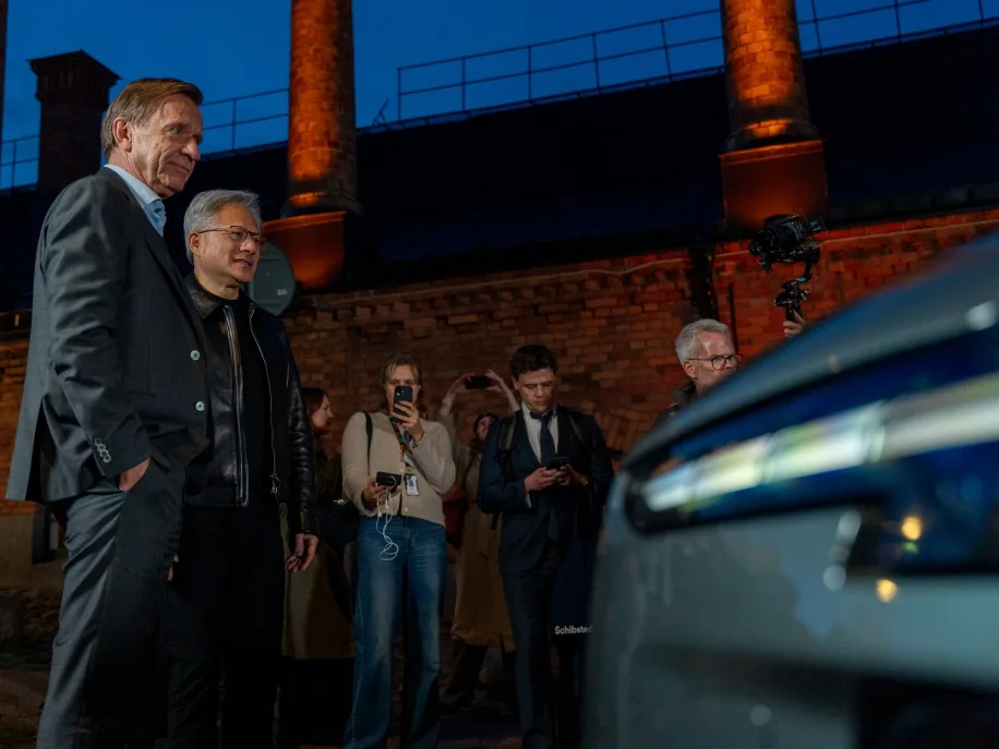 Volvo Cars Expands NVIDIA Partnership to Bring Door-to-Door Automated Driving Safety 1 볼보, 볼보자동차, 엔비디아, 젠슨 황, 자율주행, Volvo Cars and NVIDIA expand partnership to advance safe automated driving