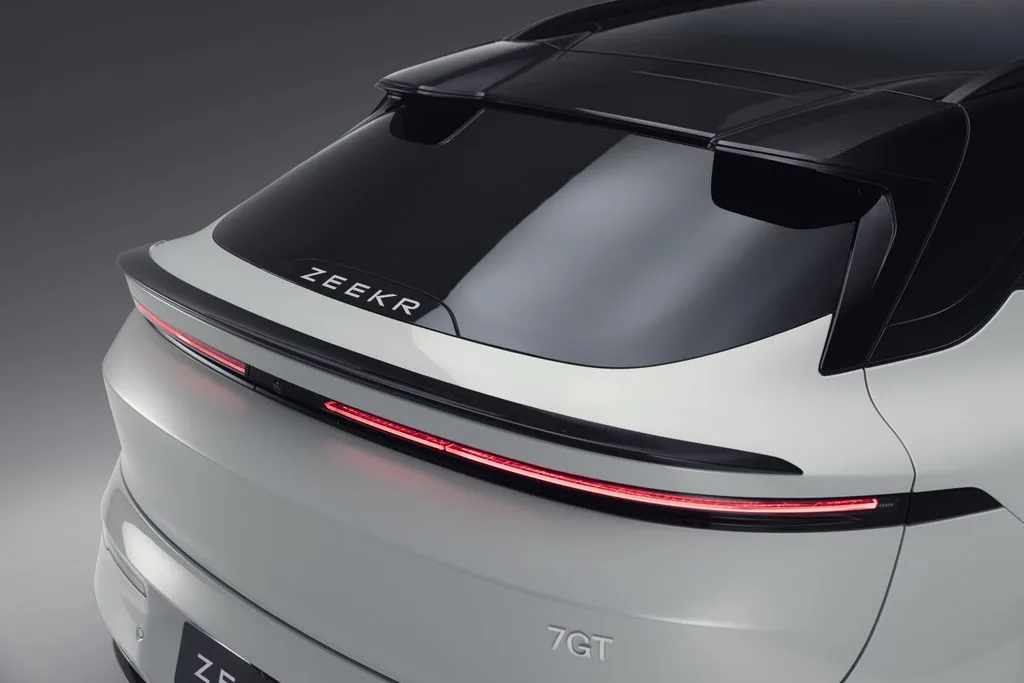 지커 두 번째 차는 SUV가 아닌 왜건, 645마력 7GT 국내 인증 마쳤다 5 Zeekr 7GT 356A5400 https://mobilityground.com/wp-content/uploads/2026/10/Zeekr_7GT_356A5857.webp