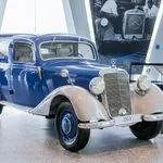 메르세데스-벤츠 박물관 - A rarity in Mercedes blue Mercedes-Benz 170 V Customer Service of 1952 (2)