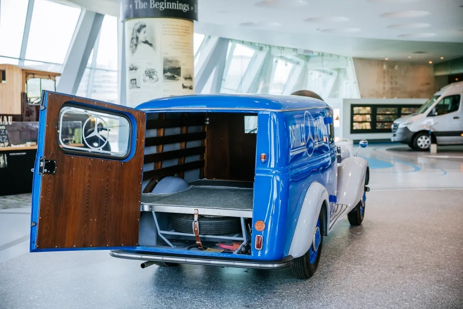 메르세데스 벤츠 박물관 A rarity in Mercedes blue Mercedes Benz 170 V Customer Service of 1952 4 https://mobilityground.com/wp-content/uploads/2026/10/메르세데스-벤츠-박물관-A-rarity-in-Mercedes-blue-Mercedes-Benz-170-V-Customer-Service-of-1952-2.webp