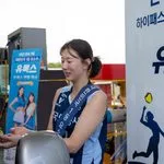 유록스,_졸음운전방지 캠페인 활동 중인 강소휘 선수