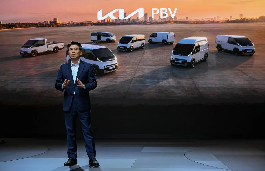 사진 17 IAA 트랜스포테이션 2026 기아관 현장 사진 https://mobilityground.com/wp-content/uploads/2026/09/사진-1-더-기아-PV7-카고-외장.webp