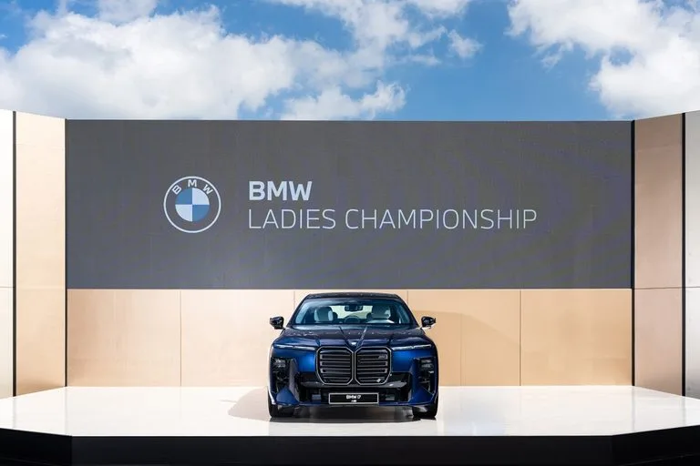 사진1-BMW 레이디스 챔피언십 2026 차량 전시_더 뉴 BMW 7시리즈