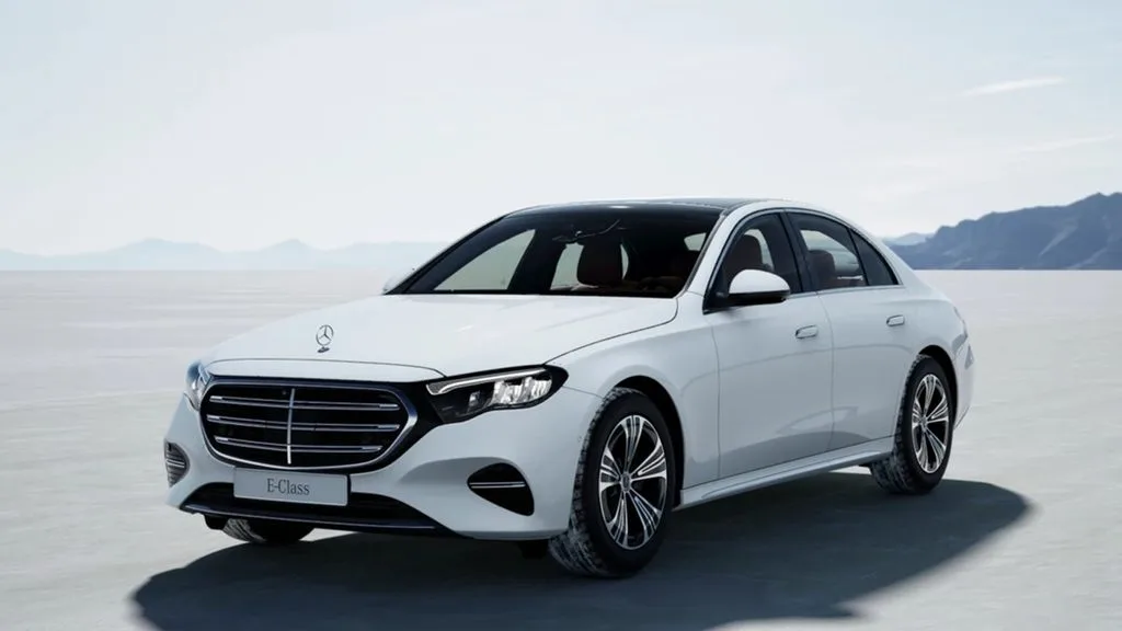 벤츠 E 350 e 1억 원이 8,600만 원으로, E-클래스 10월 할인 최대 1,400만 원 4 사진1 메르세데스 벤츠 E 200 익스클루시브 https://mobilityground.com/wp-content/uploads/2026/10/사진-1-E-300-4MATIC-AMG-라인.webp