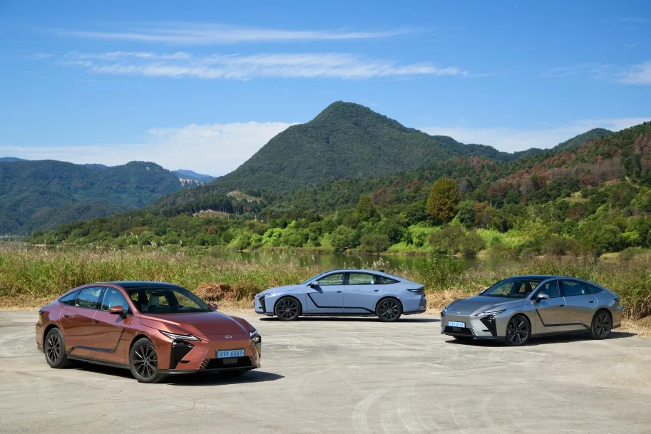 렉서스 ES 350h 19.4km/ℓ vs AWD 18.3km/ℓ, 사륜 선택 비용은 300만원 1 사진자료 렉서스 올 뉴 ES 17 https://mobilityground.com/wp-content/uploads/2026/10/사진자료-렉서스-올-뉴-ES_17.webp