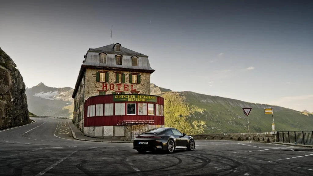 포르쉐 911 GT3 - The Porsche 911 GT3 Bergsport a tribute to Alpine driving (8)